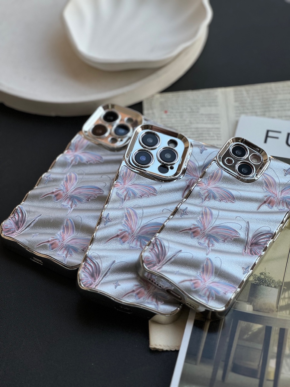 15fae8.jpeg قاب پروانه ای چرمی موج دار (کدC1652) - تصویر 1