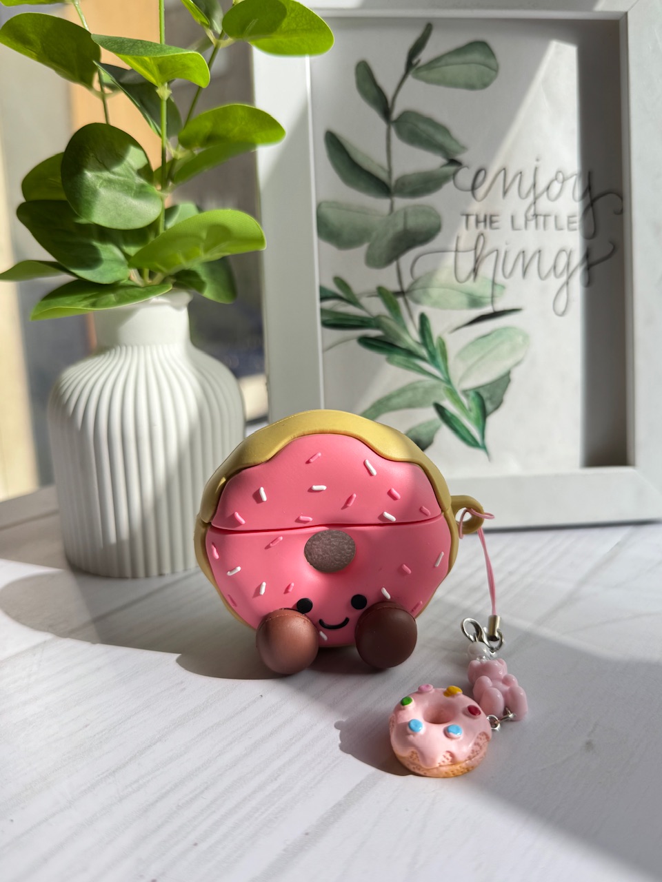 219271.jpeg کاور ایرپاد دونات صورتی سیلیکونی با آویز (کدa0237) - تصویر 1