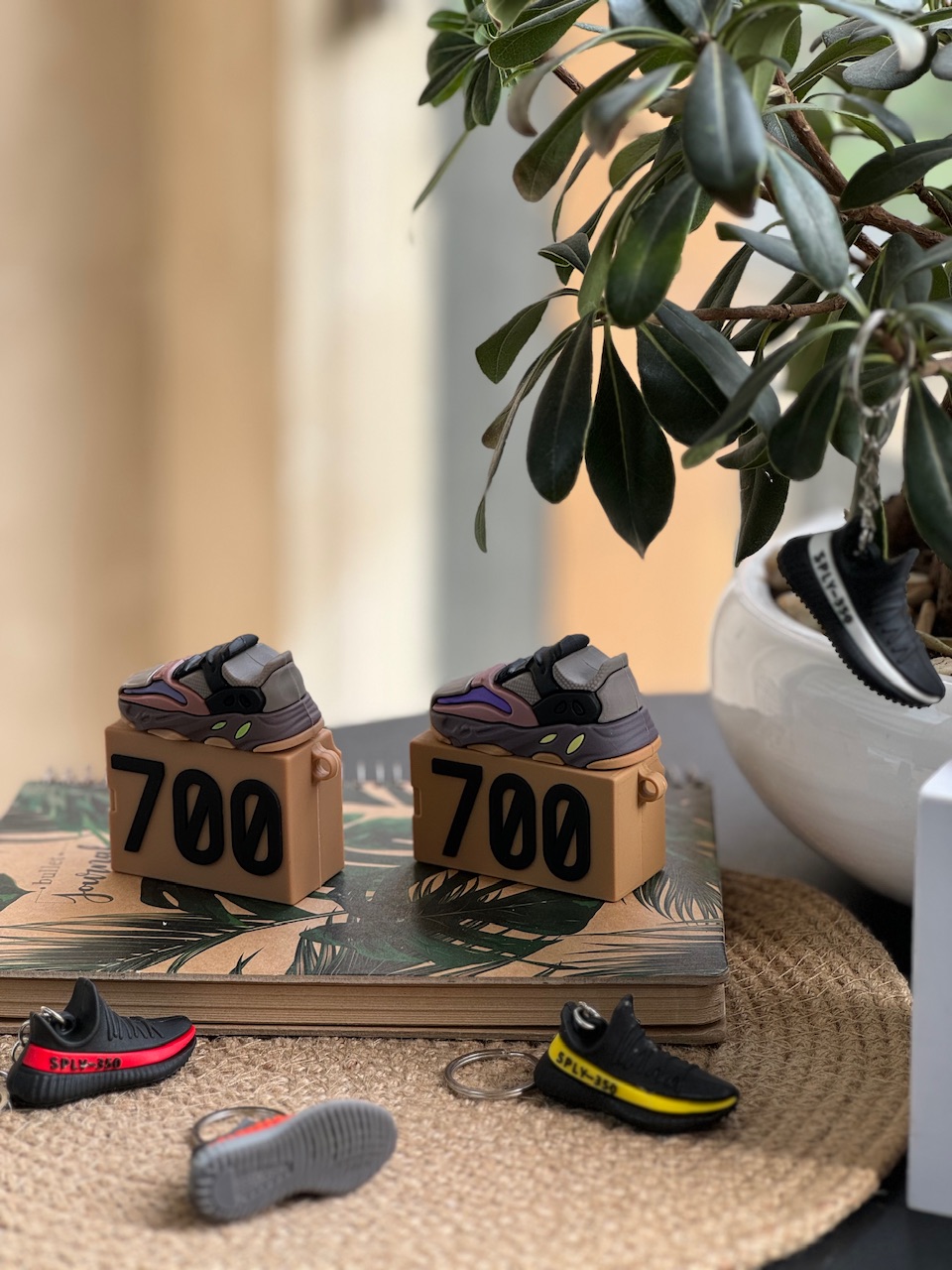 2e483e.jpeg کاور ایرپاد Adidas YEEZY 700 (کدa0076) - تصویر 1