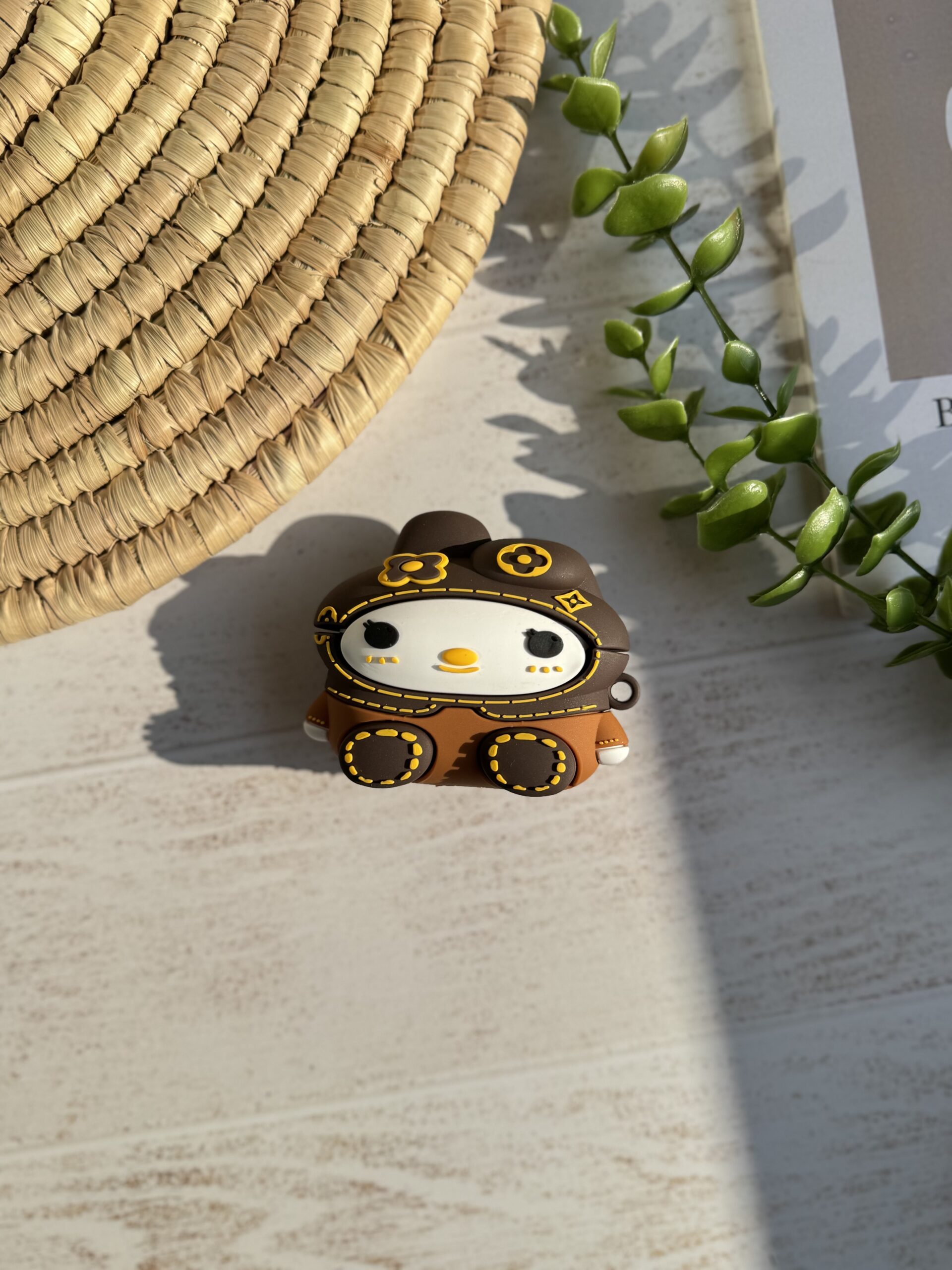 4e74b0.jpeg کاور ایرپاد سیلیکونی LV Melody (کدa0212) - تصویر 1