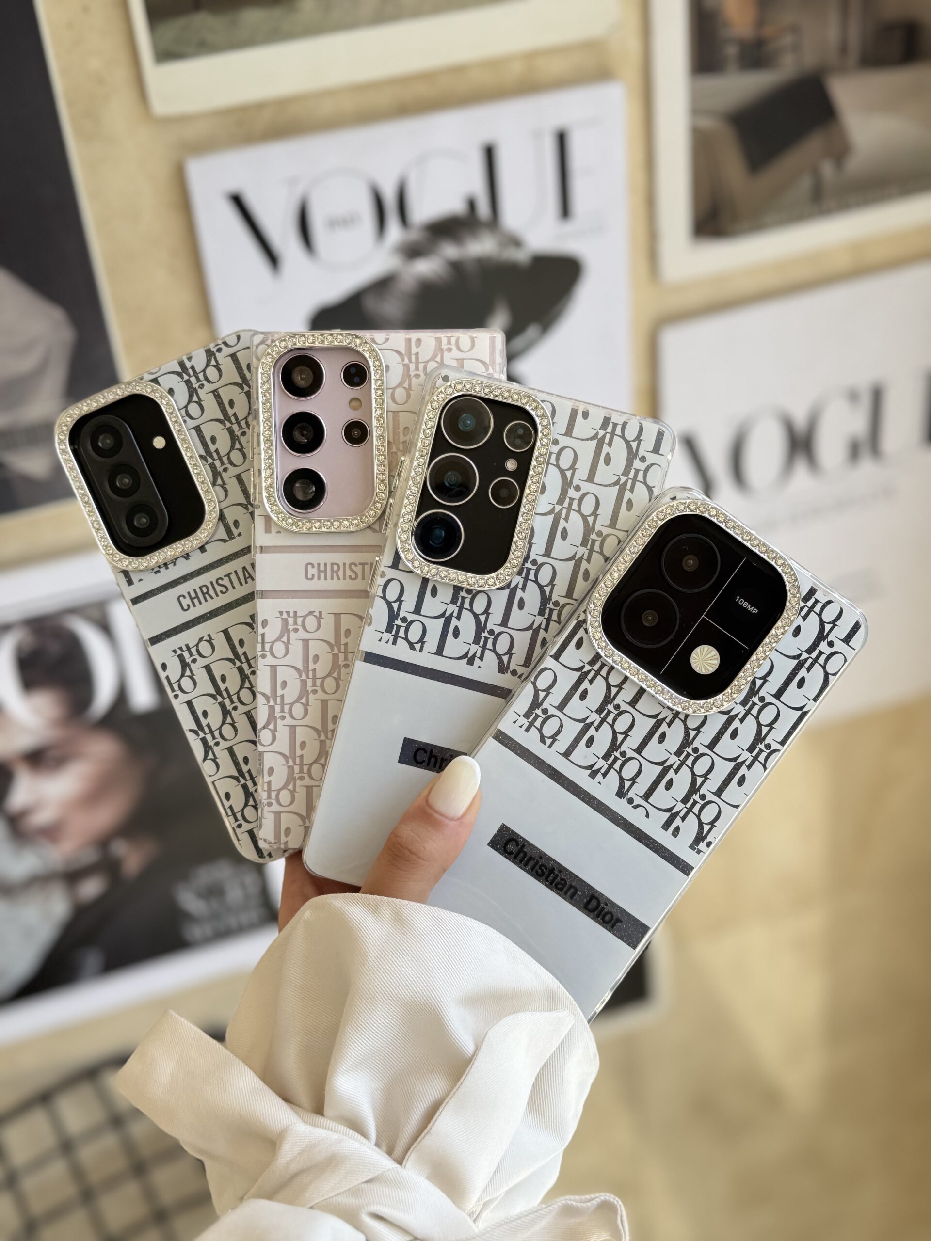 53b771.jpeg قاب White Christian Dior دور لنز نگین سامسونگ و شیائومی (کدC2076) - تصویر 1