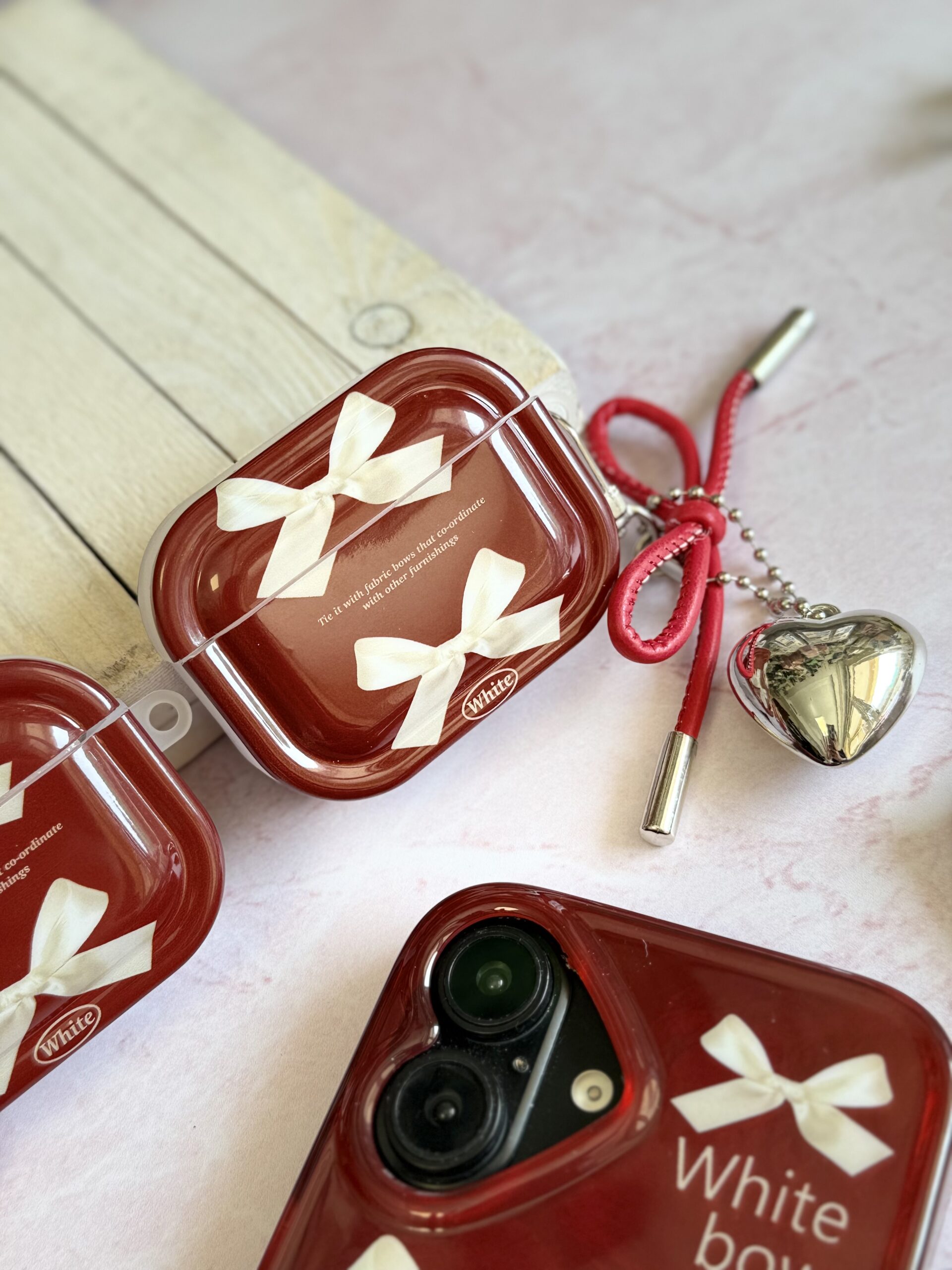 8228bf.jpeg ایرپاد ست قاب چری white bow (کدa0273) - تصویر 1