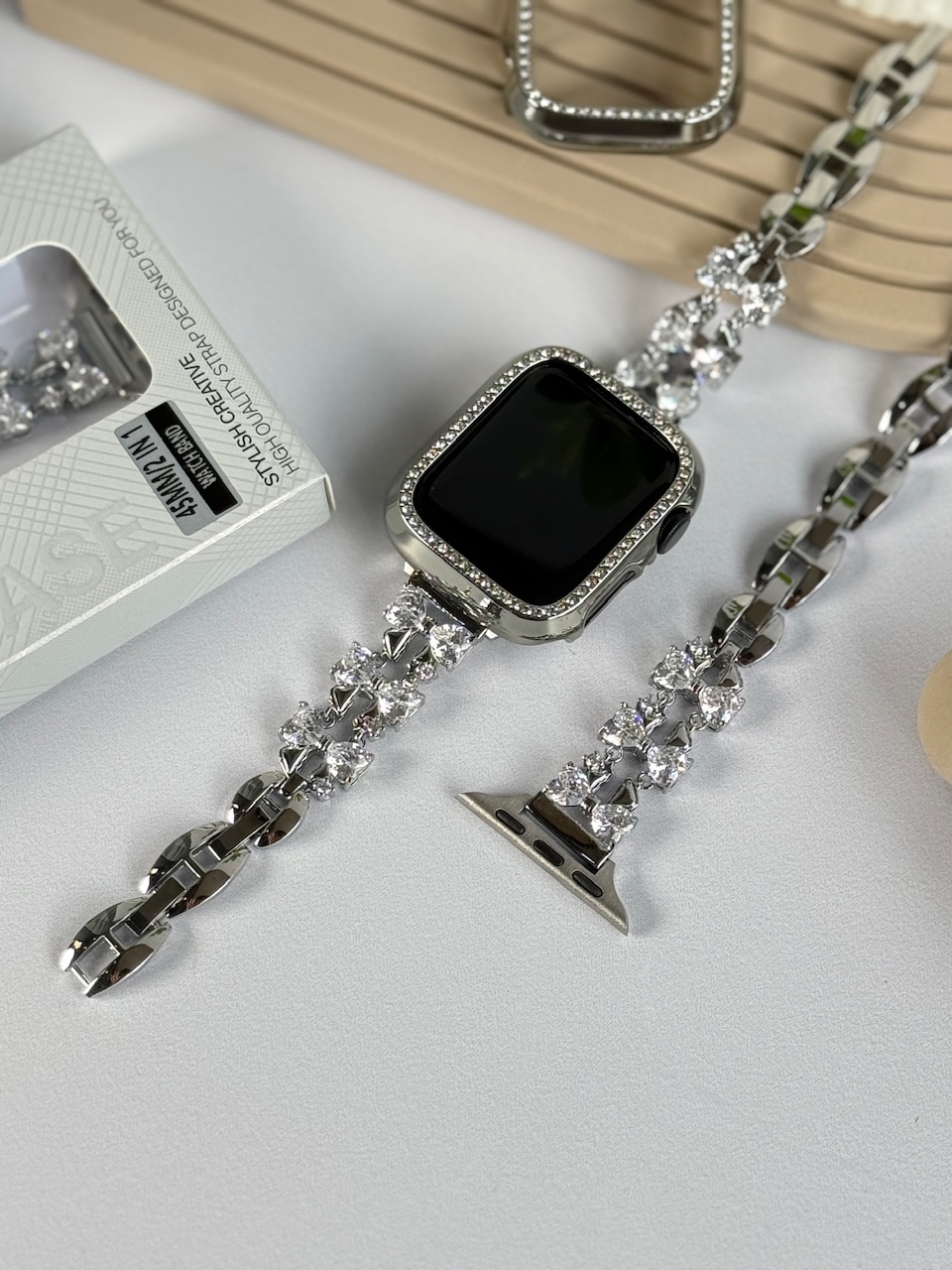 883e7b.jpeg بند اپل واچ فلزی پاپیون کریستالی + گارد نگین دار (کدw5047) - تصویر 1