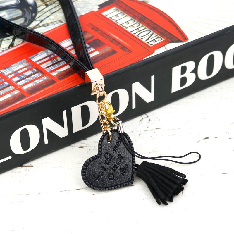 آویز و بند قلب چرمی