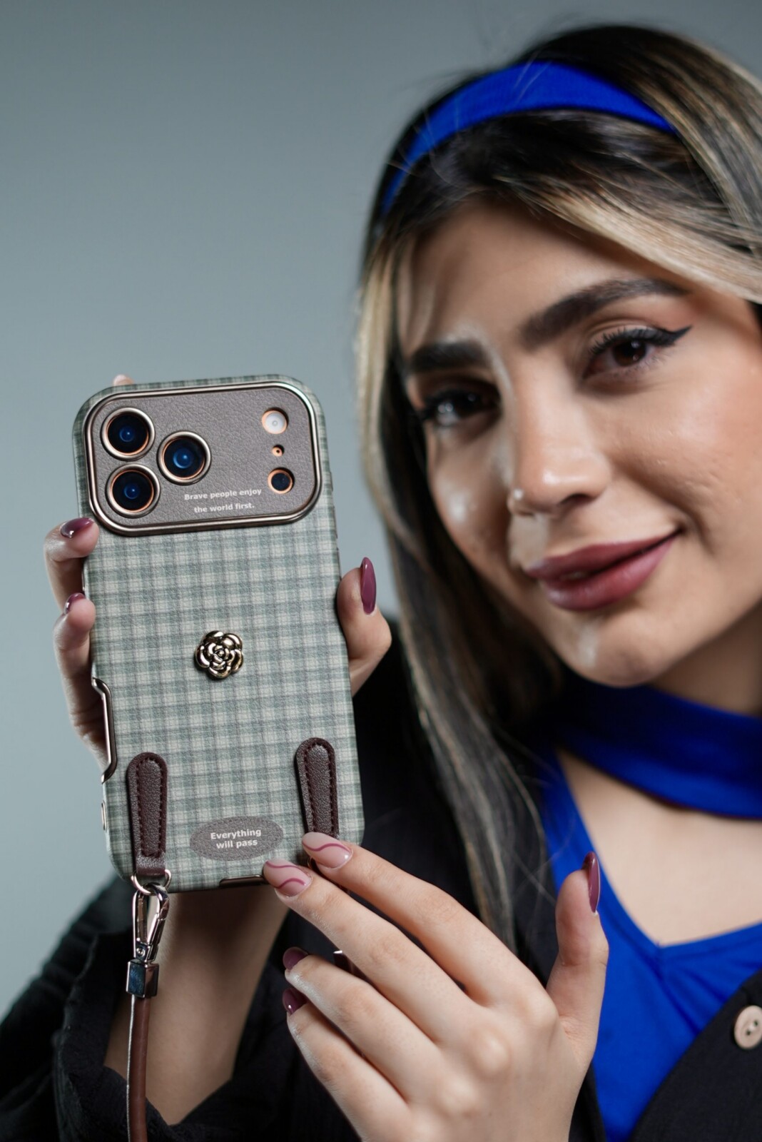 قاب موبایل آیفون چهارخونه سبز این نیز بگذرد + بندست قاب موبایل آیفون چهارخونه سبز این نیز بگذرد + بندست - تصویر 1