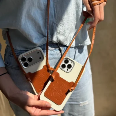 قاب Loewe چرمی جاکارتی دار بند بلند (کدC2323)